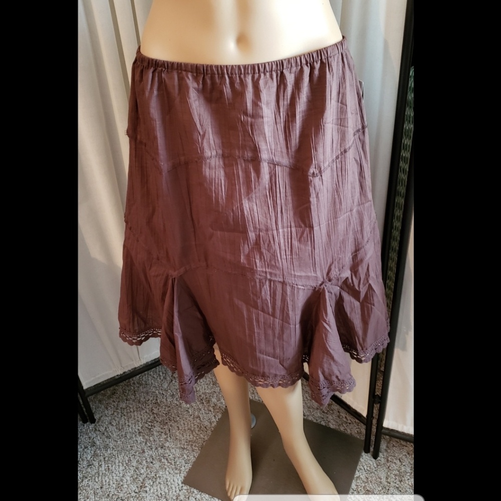 I.N. San Francisco women's midi skirt size medium, NWT